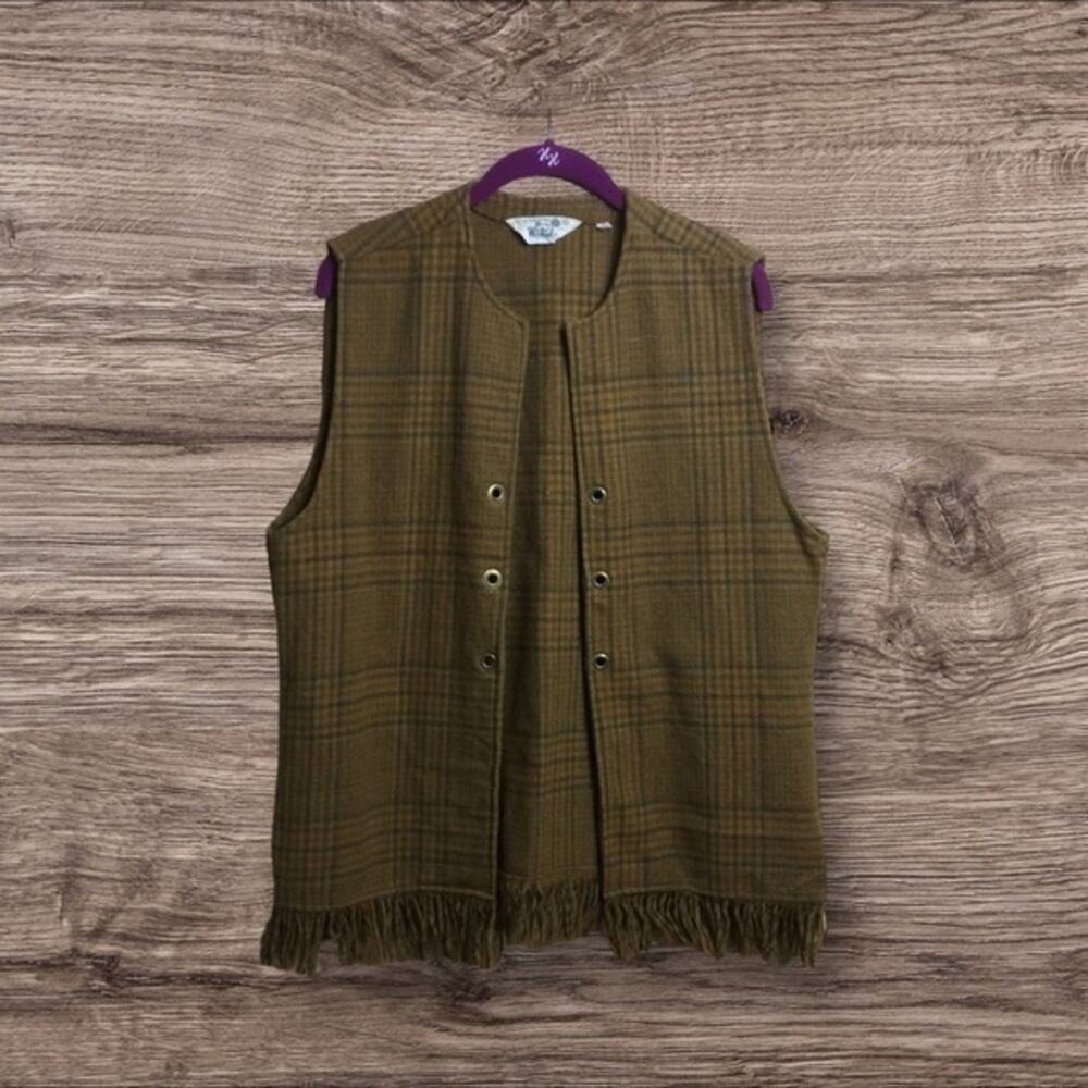 Vintage 70s Woolrich plaid fringe vest. Large. Brown